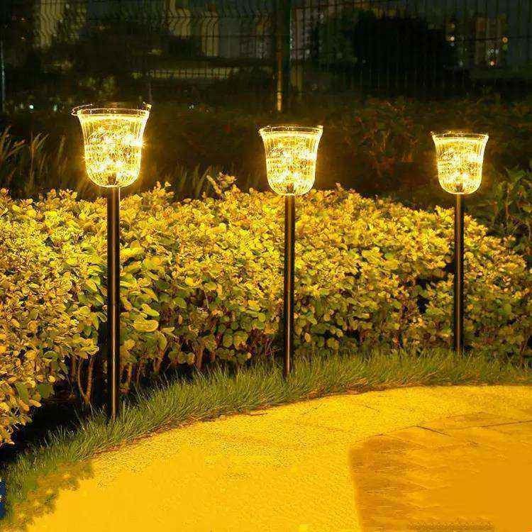 Lâmpada de jardim solar decorativa com eficiência luminosa de 60lm/w e tempo de carga de 50000