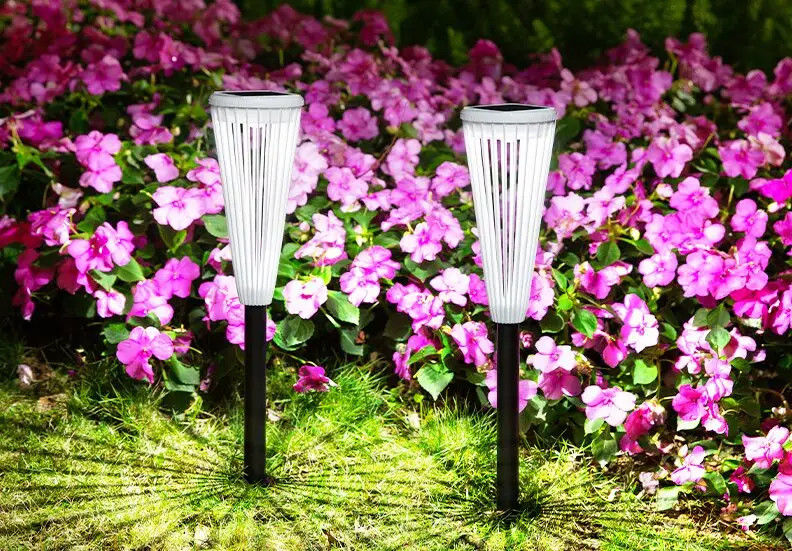Iluminação solar à prova d'água para jardim Paisagem da comunidade Decoração floral da vila