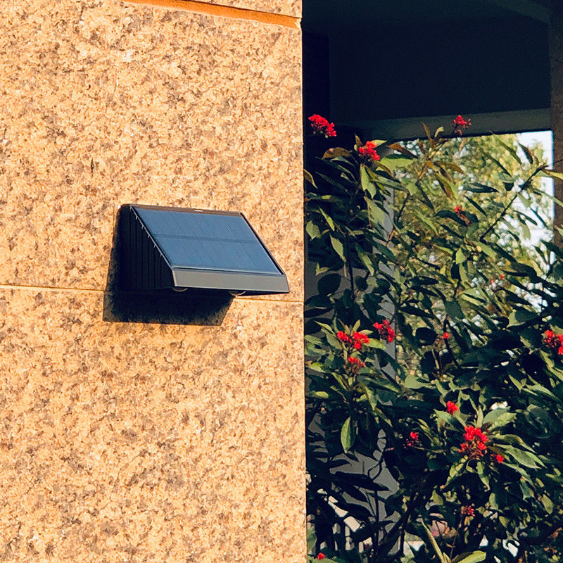 28±5LM Lâmpada Fluxo luminoso Led jardim luz solar de parede para decoração do pátio