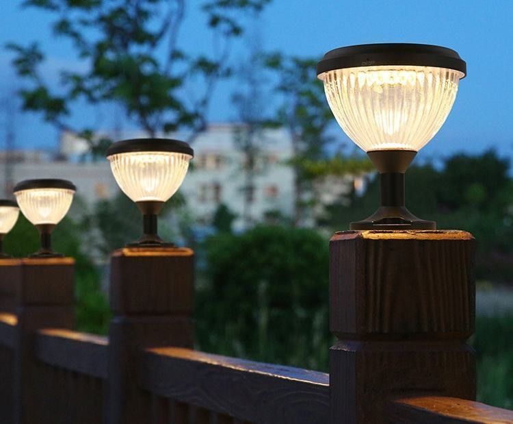 Lâmpada de cabeça de coluna de energia solar para iluminação de paisagem de pátio exterior