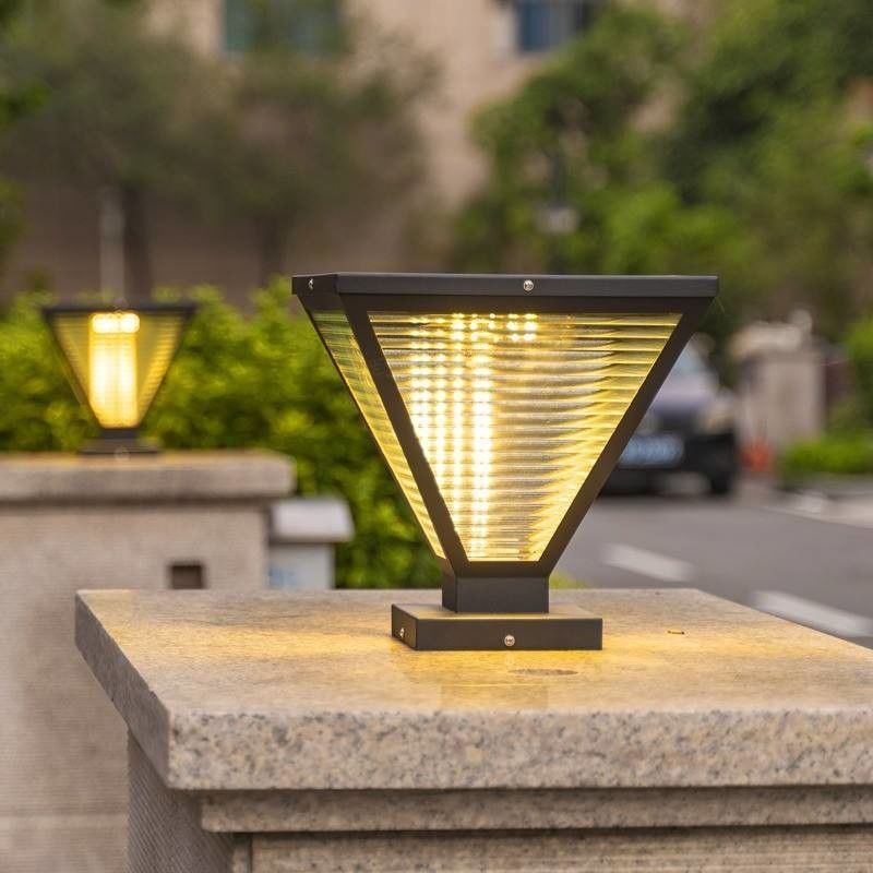 Lâmpada de pilar LED solar resistente à água para coluna exterior