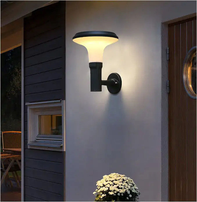 Iluminação solar de parede LED ultra brilhante à prova d'água para terraço exterior de porta de villa personalizada