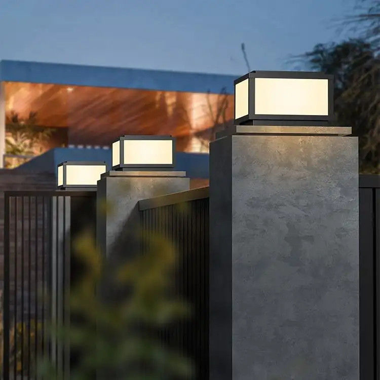 5000 horas de vida útil Solar Outdoor Courtyard Door Post Light para Lawn Club