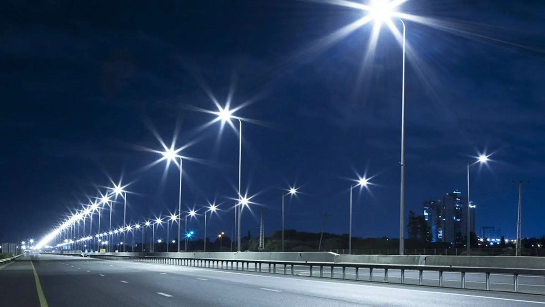 100W 200W 300W Solar Street Light All In One LED para iluminação exterior impermeável IP67