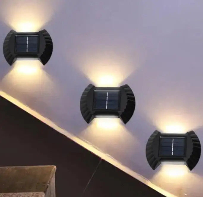 Lâmpadas de parede LED de energia solar branca quente para jardim pátio garagem passagem para cima para baixo lâmpada