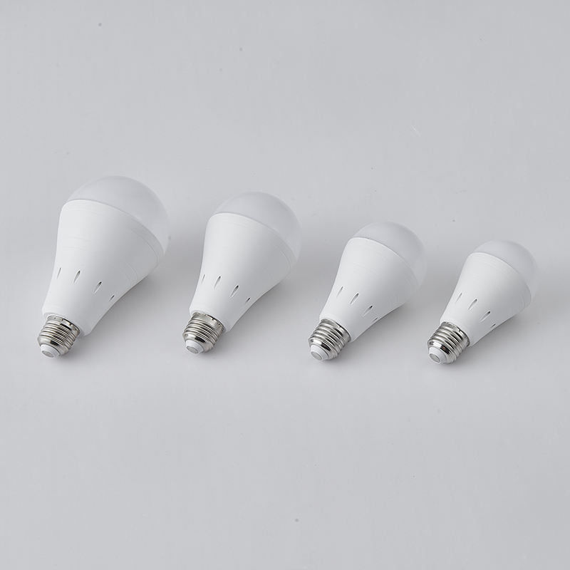 Luz de acampamento de emergência portátil e recarregável 7W/9W/12W/15W Duração de vida 50000 horas