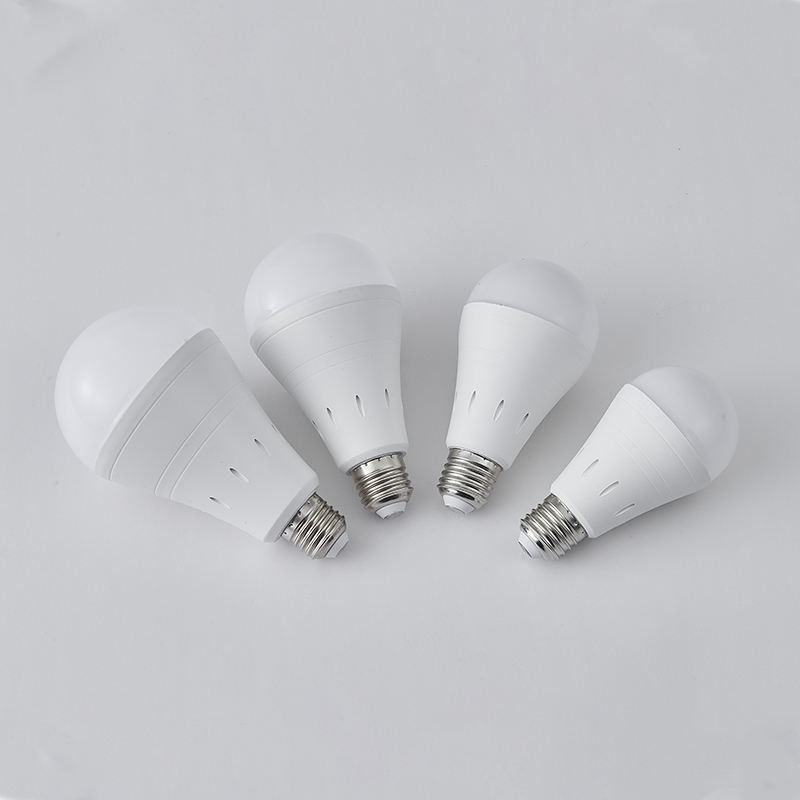 Luz de acampamento de emergência portátil e recarregável 7W/9W/12W/15W Duração de vida 50000 horas