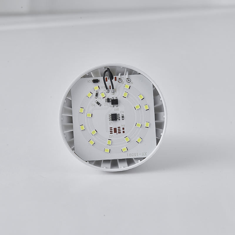 Luz de acampamento de emergência portátil e recarregável 7W/9W/12W/15W Duração de vida 50000 horas